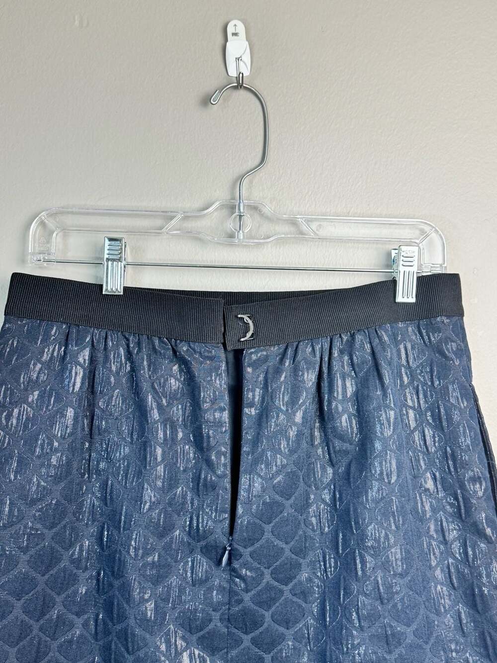 Ann Taylor LOFT Navy Blue Metallic Quilted Mini Skirt Size 6 - Picture 6 of 7